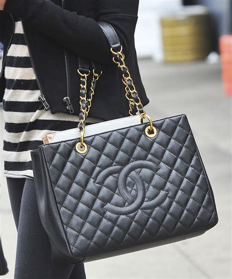 grand shopper tote chanel|chanel gst price 2022.